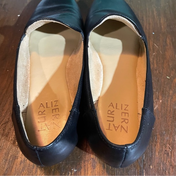 Naturalized Black leather loafers size 7M - Picture 7 of 7